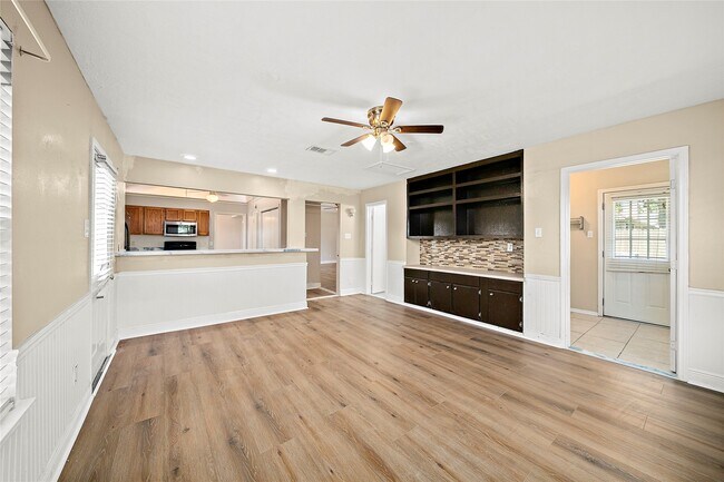 Building Photo - 2935 Auburn Dr