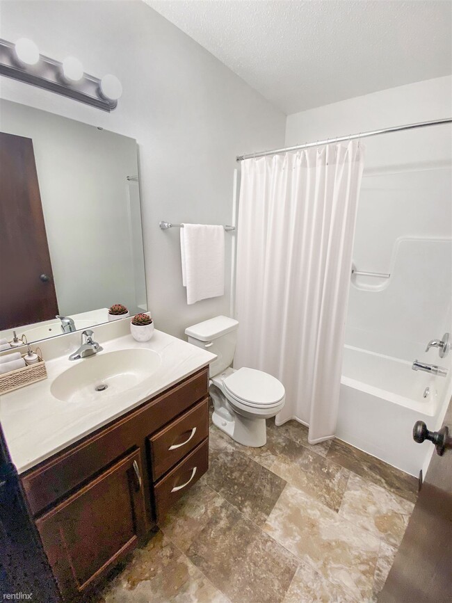 Building Photo - 3 br, 2 bath  - Journey Twin Homes