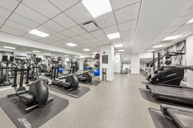 Building Photo - 238 E Chestnut St