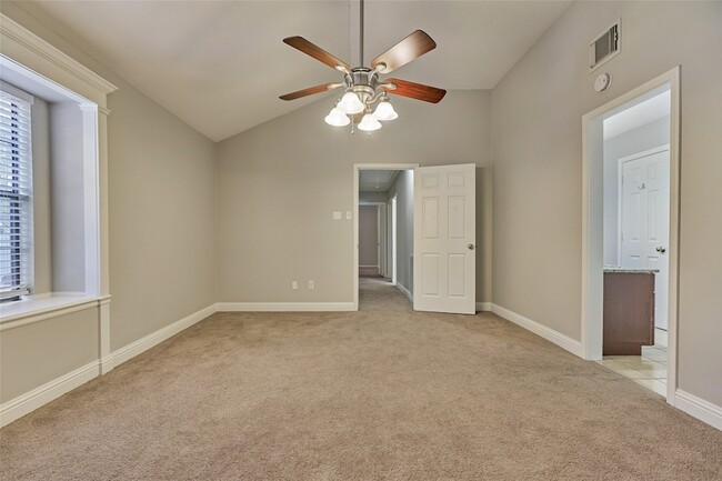 Building Photo - 3 Field Flower Ct