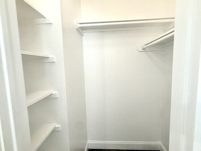 Building Photo - 529 W Metcalfe St