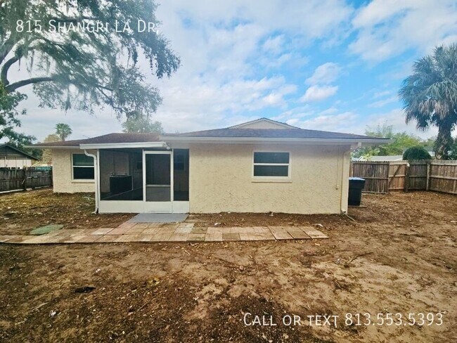 Building Photo - 815 Shangri La Dr