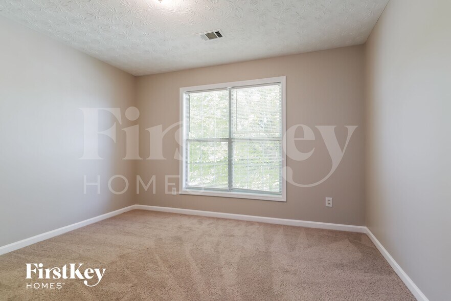 Building Photo - 745 Somerset Vale Dr