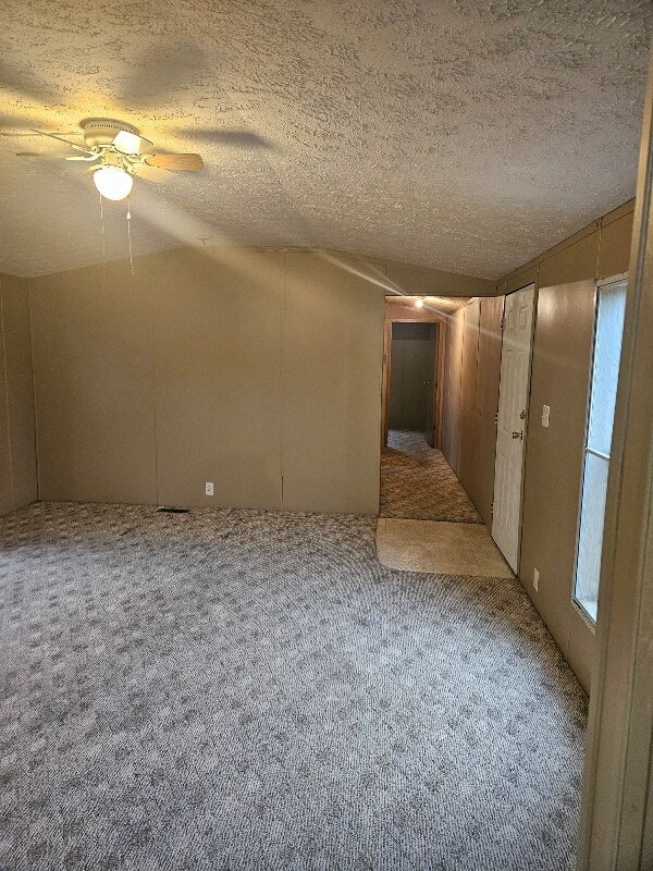 Building Photo - 910 Roach Rd