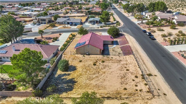 Building Photo - 26665 Lakeview Dr