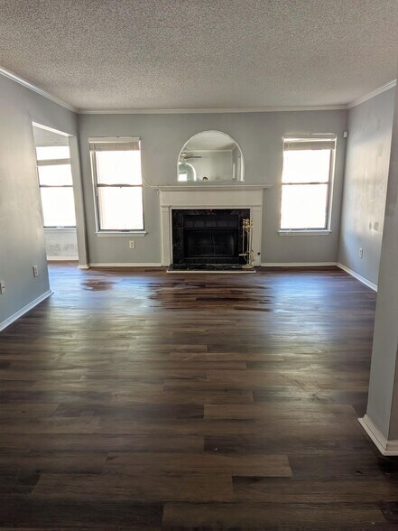 Building Photo - 2711 Huntingdon Chase