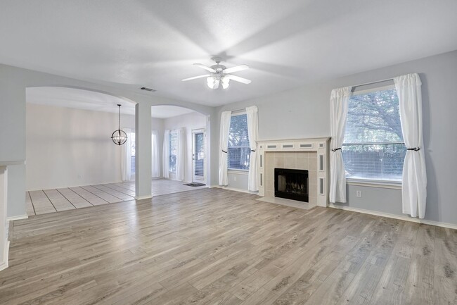 Building Photo - ***APPLICATION CURRENTLY UNDER REVIEW***Gorgeous Brick Home in Gated Shavano Bend