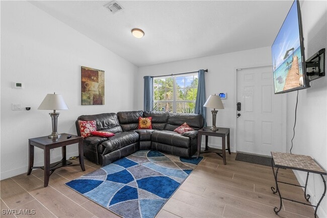 Building Photo - 720 Bedford Point Ave