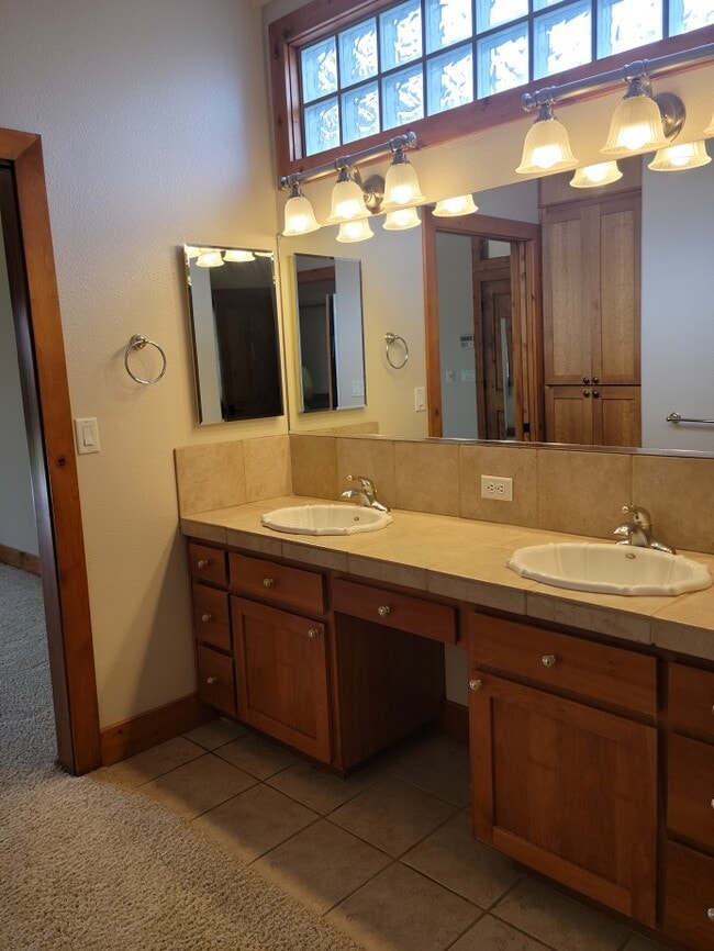 Building Photo - 12 Camberwell Ct