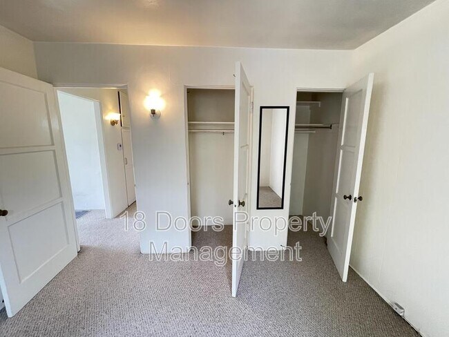 Building Photo - 859 Chalcedony St