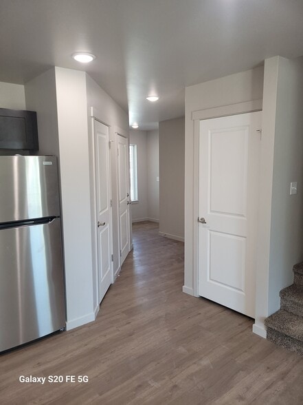 Front door hallway - 195 El Camino Ave