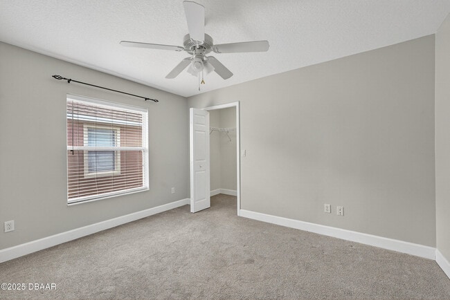 Building Photo - 1201 Hampstead Ln