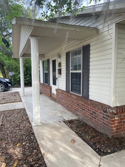 Building Photo - 580 SE Nassau St