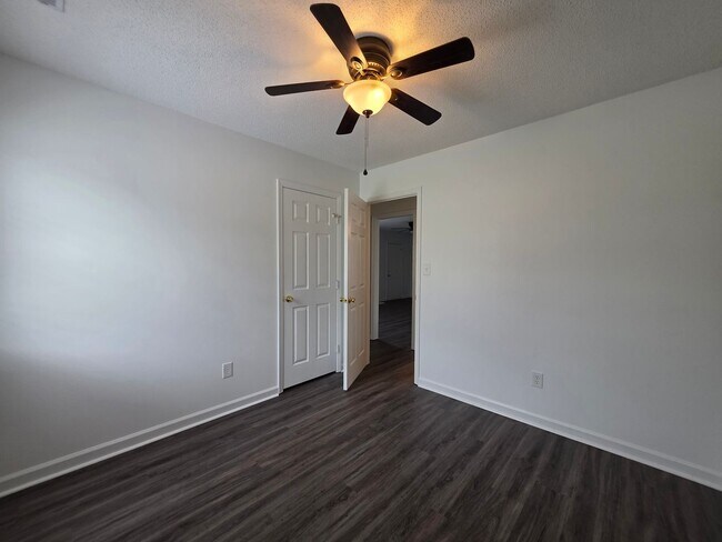 Building Photo - 144 Horse Shoe Bend