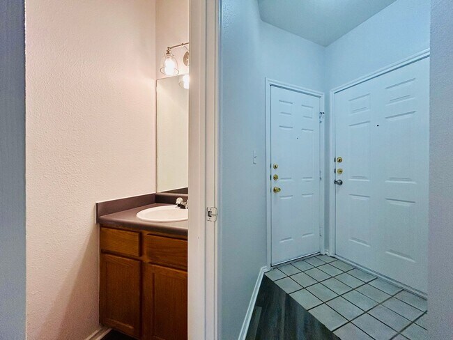 Building Photo - 12307 Abney Dr