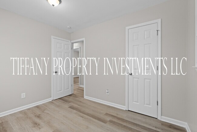 Building Photo - 505 Fleetwood Cir