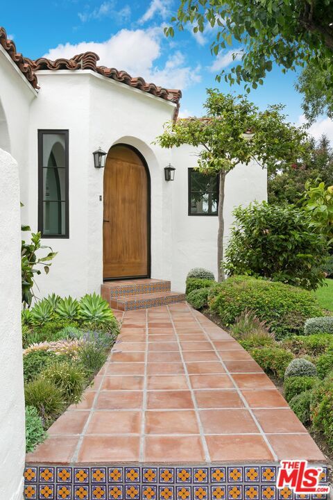 Building Photo - 10525 Cushdon Ave