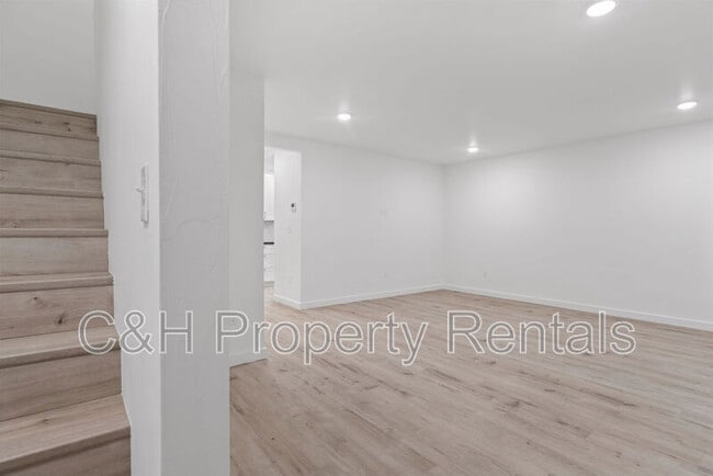Building Photo - 218 Reda Ln