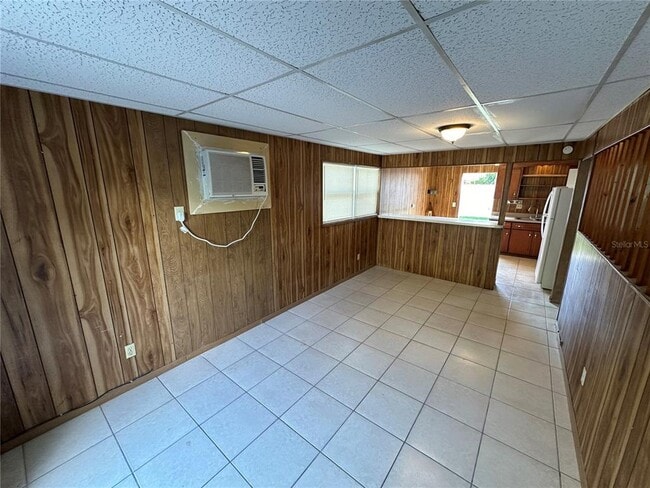 Building Photo - 2002 20th St W