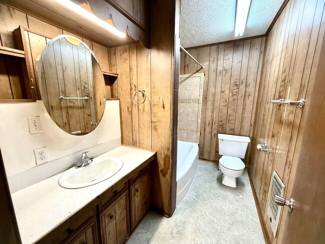 Building Photo - 249 Kibbe Ave