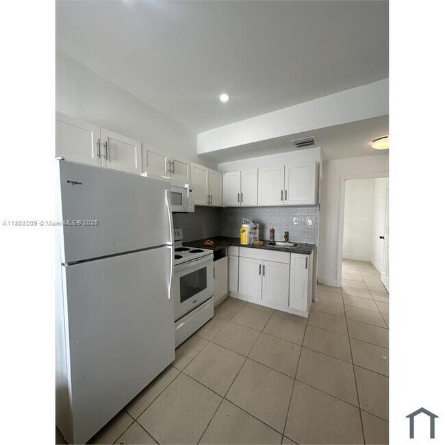Building Photo - 1136 NW 55th St