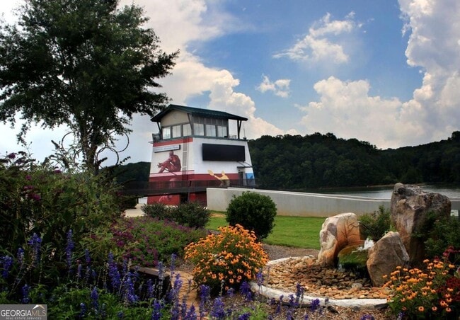 Building Photo - 788 Sherwood Rd N W