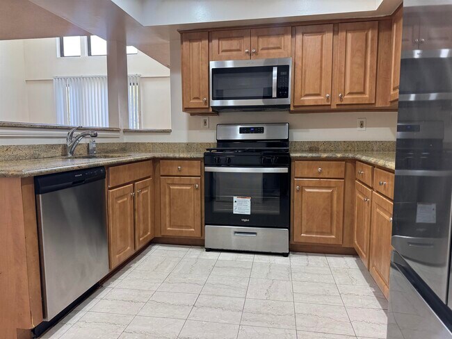 Building Photo - 819 Topsail Ln