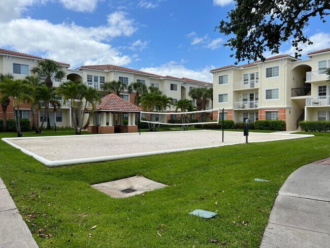 Building Photo - 9825 Baywinds Blvd
