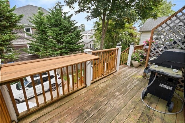 Building Photo - 22 Stockholm St