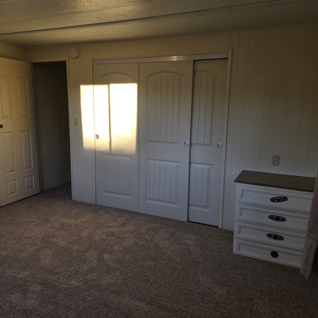 Building Photo - Benson single wide manufactured home with ...