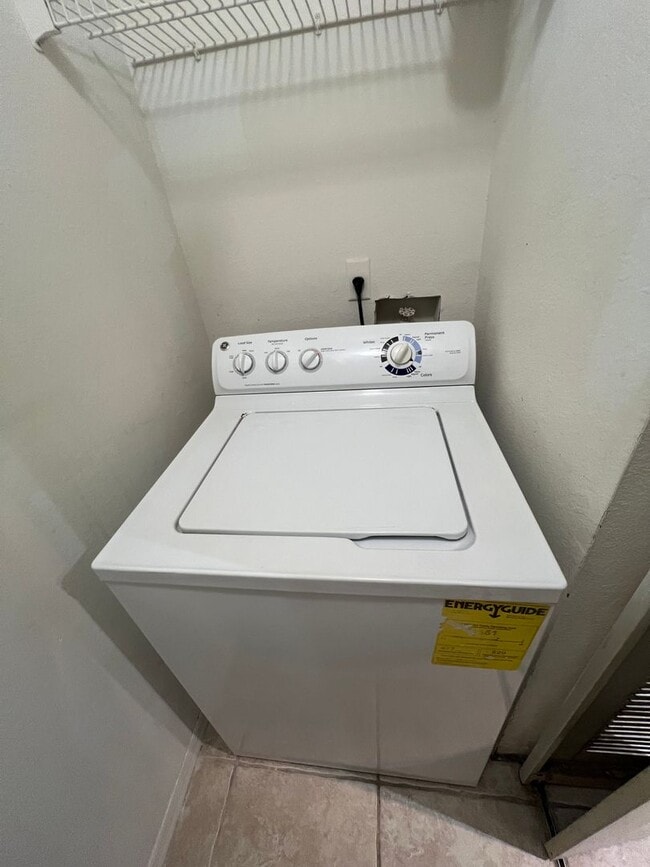 Building Photo - 1 BEDROOM 1 BATHROOM AVAILABLE FOR RENT (M...