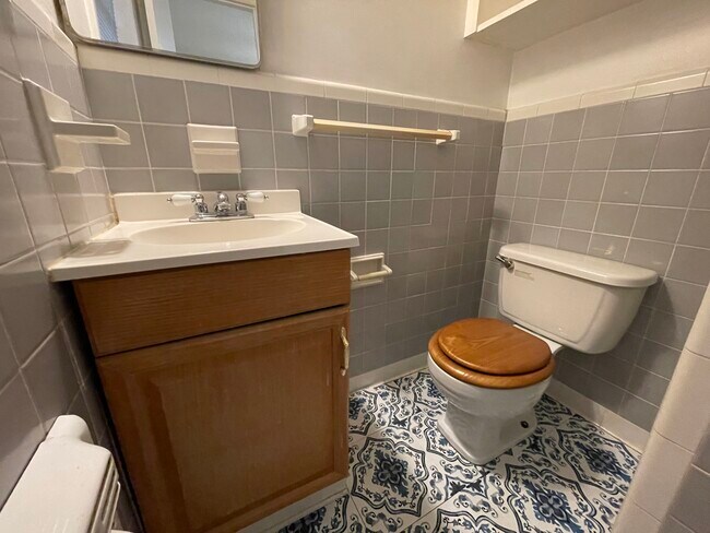 Building Photo - 1208 Tulane Ave