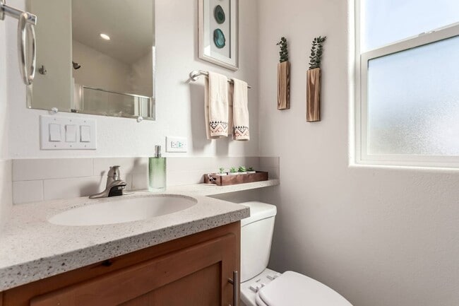 Building Photo - 9985 N Pinal Ave