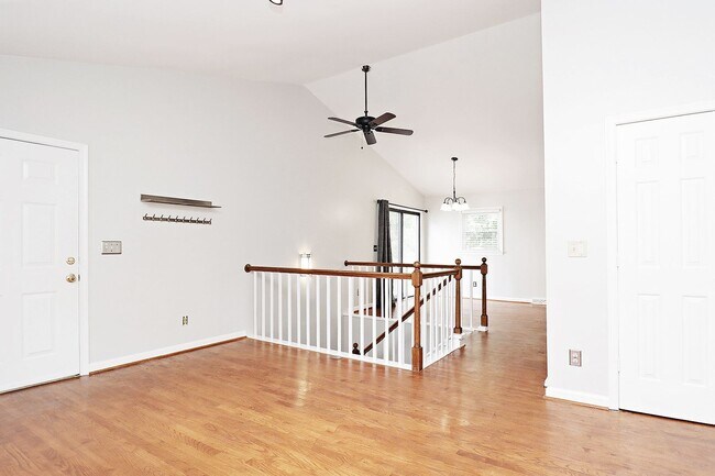 Building Photo - 502 Moseley Dr