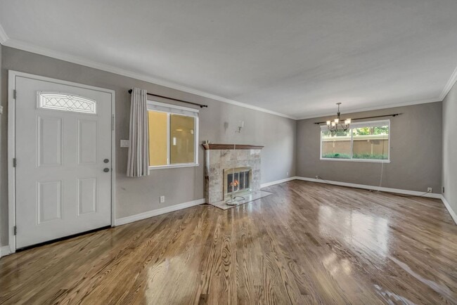Building Photo - 3 bedroom condo near Santana Row!