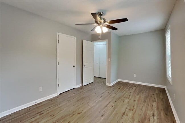 Building Photo - 415 Ridgedale Way