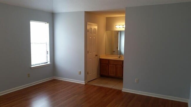 Building Photo - 5428 Gardendale St