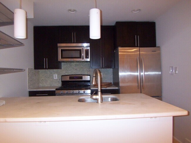 Building Photo - 2BR/2BA Apartment - Logan Circle with private patio