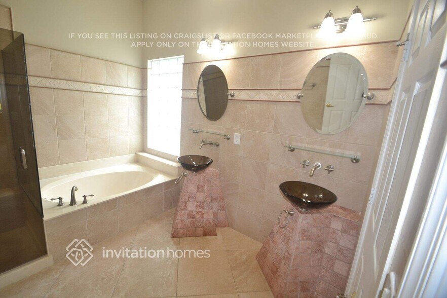 Building Photo - 9646 Wolcott Pl