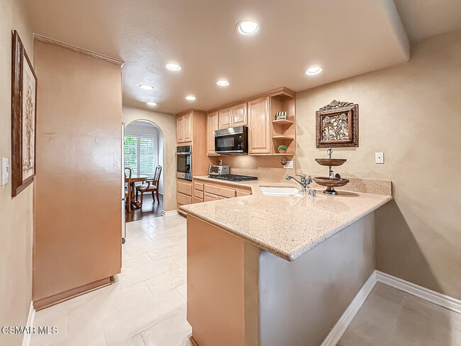 Building Photo - 29717 Strawberry Hill Dr