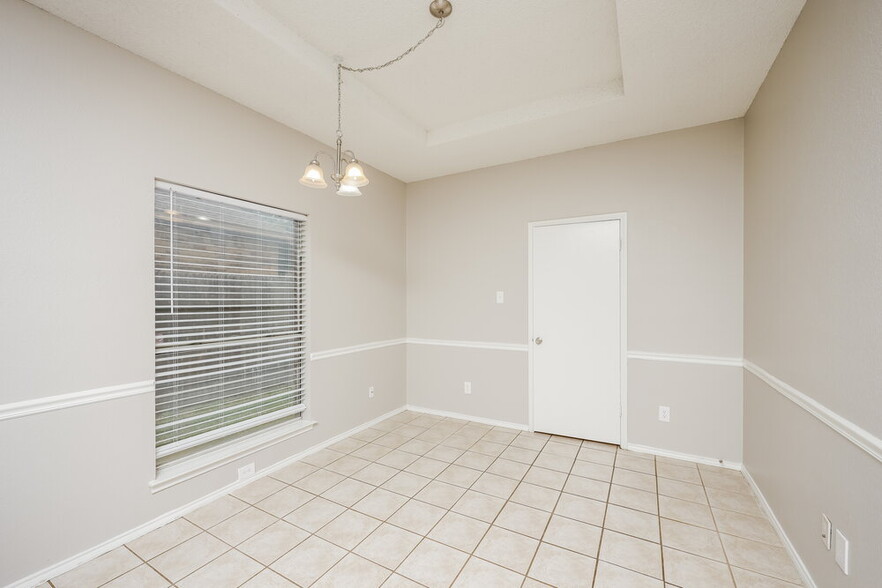 Building Photo - 1330 Bogard Ln