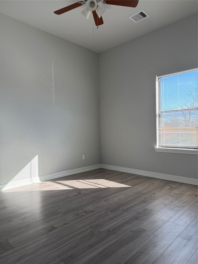 Building Photo - 4403 Nichols St