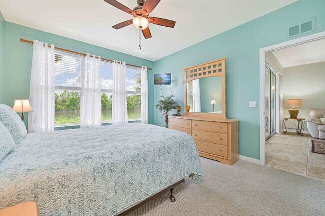 Building Photo - ***FULLY FURNISHED - 2/2 condo with LAKE V...