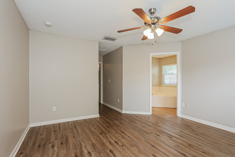Building Photo - 10946 Lauren Oak Ln S