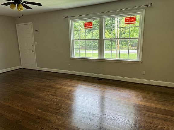 Building Photo - 3035 Ridgemeadow Dr