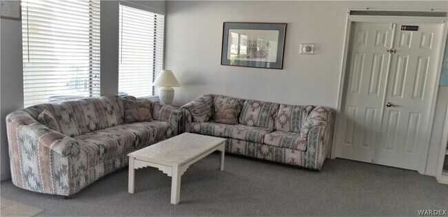 Building Photo - 2022 Merrill Ln