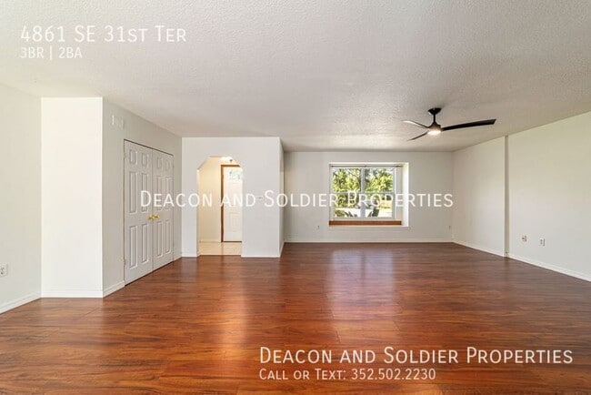 Building Photo - 4861 SE 31st Terrace