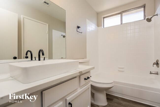 Building Photo - 1113 Passion Flower Cir