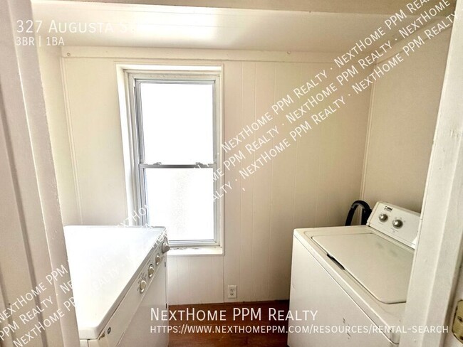 Building Photo - Nicely updated Mt Washington 3 bed house w...