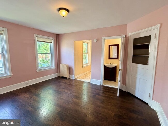 Building Photo - 400 W 3rd St